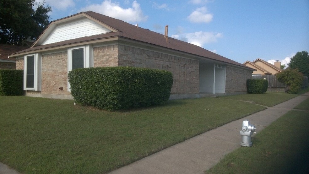 Photo - 920 N Bryan-Belt Line Rd House