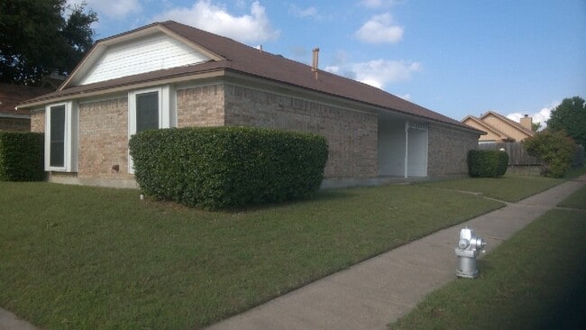 Building Photo - 920 N Bryan-Belt Line Rd Rental