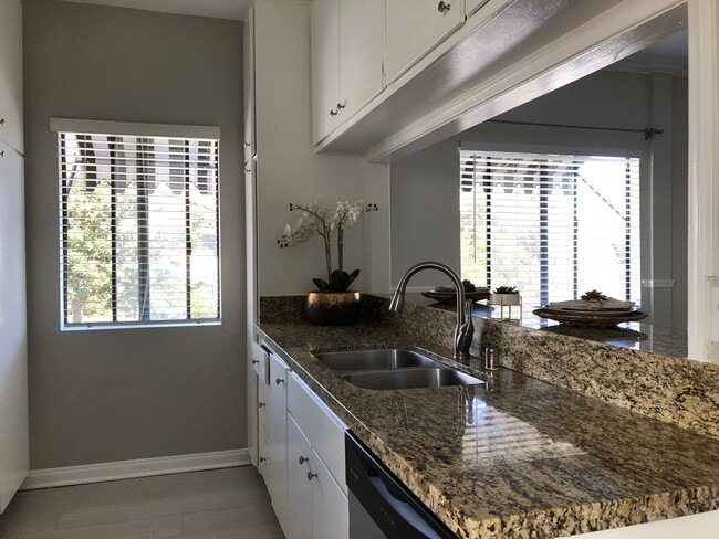 1845 Holmby Townhome - MUST SEE! - 1845 Holmby Townhome - MUST SEE!