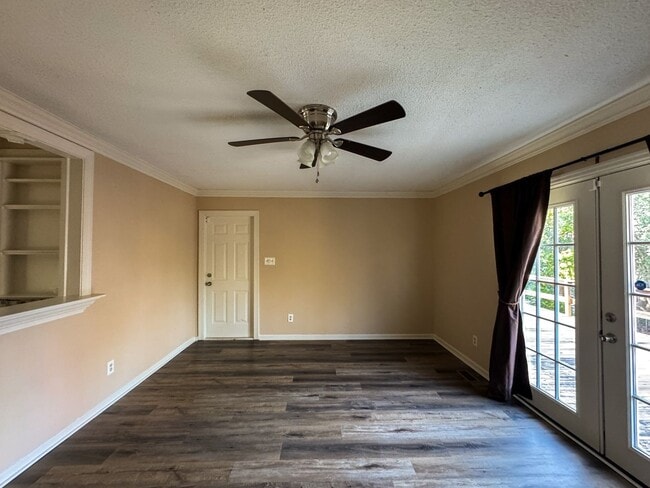 Photo - Charming 3 Bed 1.5 bath in College Lakes