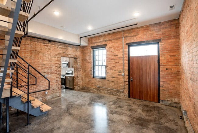 Photo - 225 Old South High St Unit 225-128