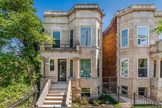 Building Photo - 523 N Kedzie Ave Unit 2
