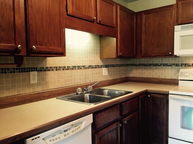 Building Photo - 7624 157th St W Unit 310 Rental