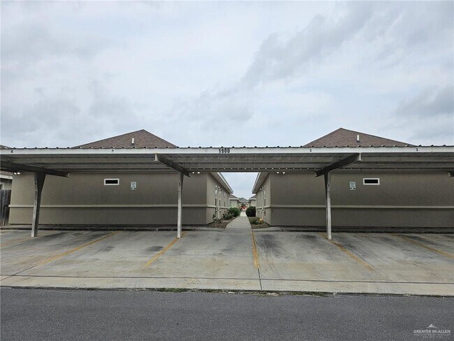 Building Photo - 13 Jackson St Unit 2