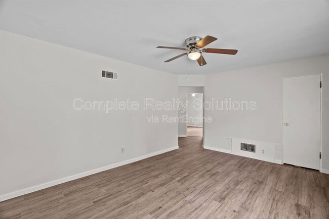 Photo - 9724 Dennis Dr