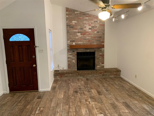 Photo - 222 Lemonwood Dr