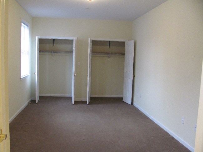 Building Photo - 1010 6th St Rental