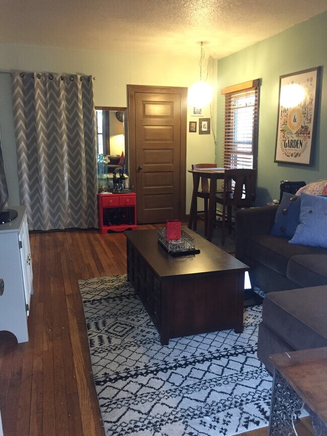 Photo - 1310 W 28th St Unidad #4