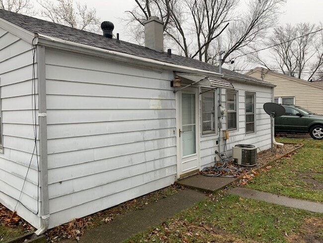 Photo - Neat, well maintained 2 BR house in Bloomington