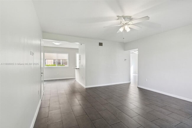 Photo - 8501 Hawthorne Ave Unidad 2