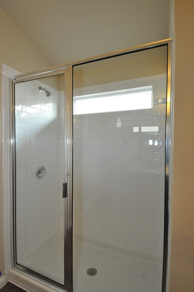 Photo - Dont Miss This Beauty In A Quiet Community