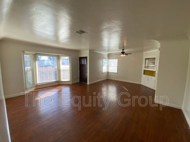 Photo - 801 S Sowell St