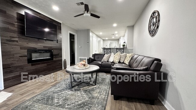 Photo - 6476 Voyles Dr Townhome