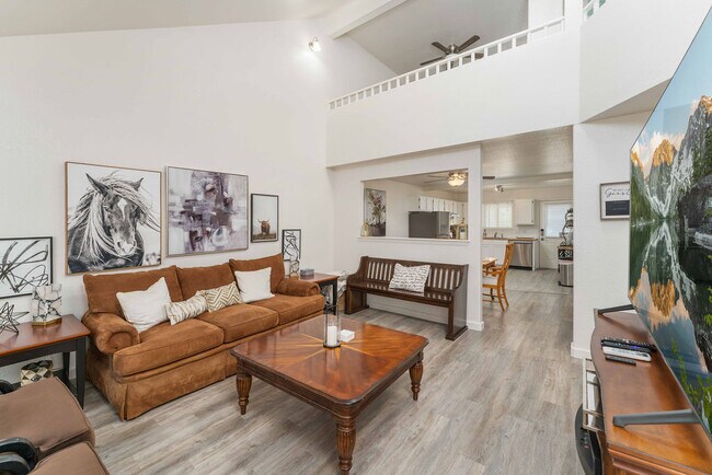 Photo - Lilac Retreat - Unit B Unidad B