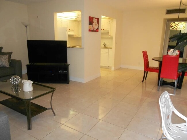 Photo - 211 Brittany E