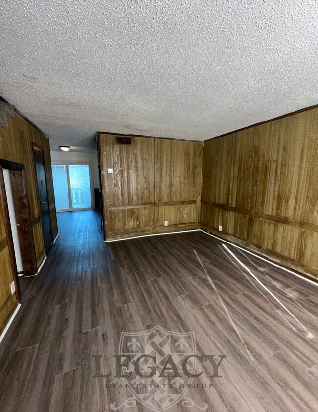 Photo - 1031 Harold Dr