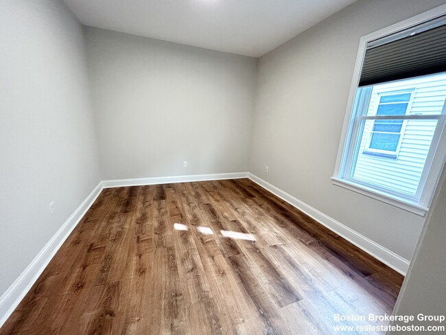 Photo - 995 Dorchester Ave Apartments Unit 2