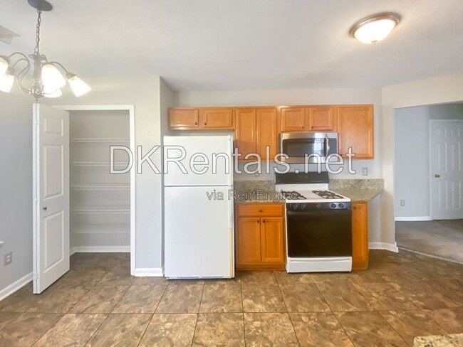 Photo - 2743 Lake Park Ridge W