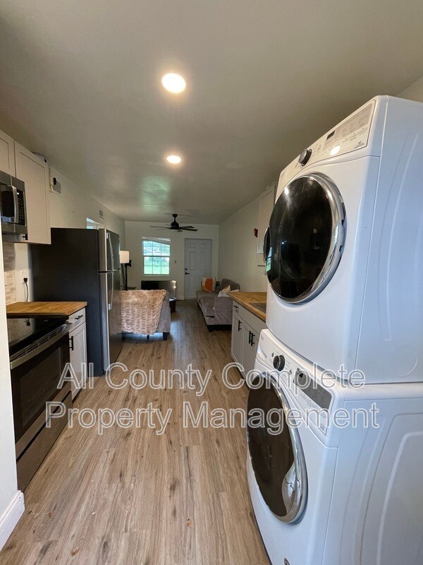 Photo - 1719 E 25th St