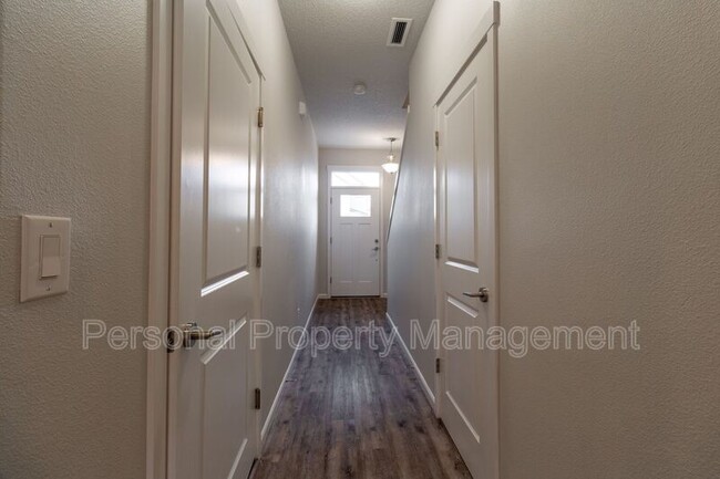 Photo - 5831 NE 56th Pl