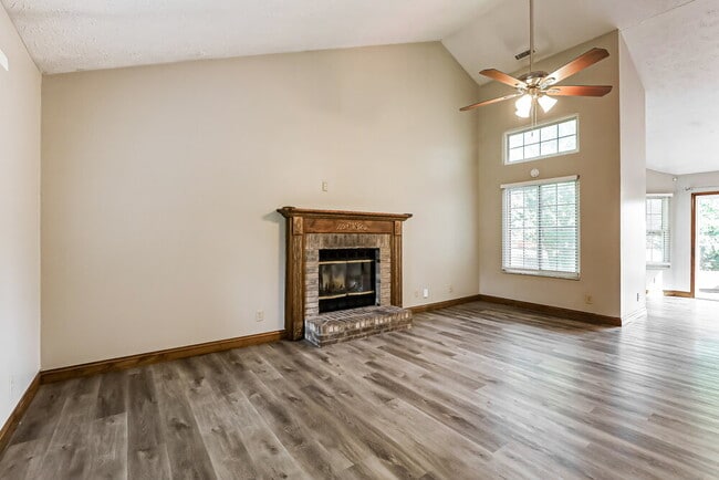 Photo - 8867 Sundrop Rd
