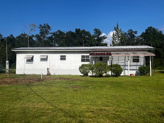 Building Photo - 2 Bedroom 2 Bath Single Wide Mobile Home