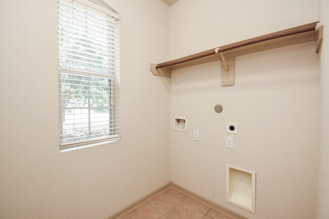 Photo - 2106 Harmon Crest Ct