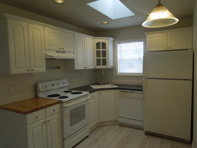 Photo - 7040 N Lombard St