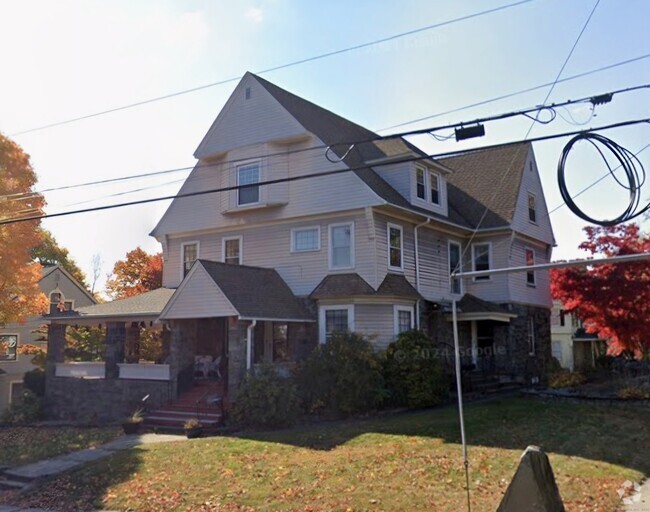 Building Photo - 254 Center St Unit 2nd Floor Rental