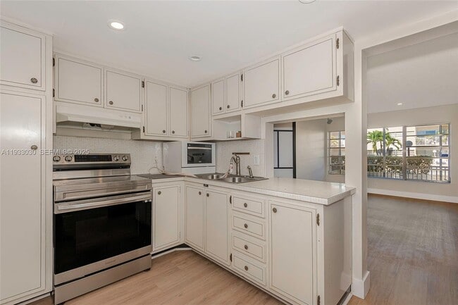 Photo - 16800 NE 15th Ave Unit 115