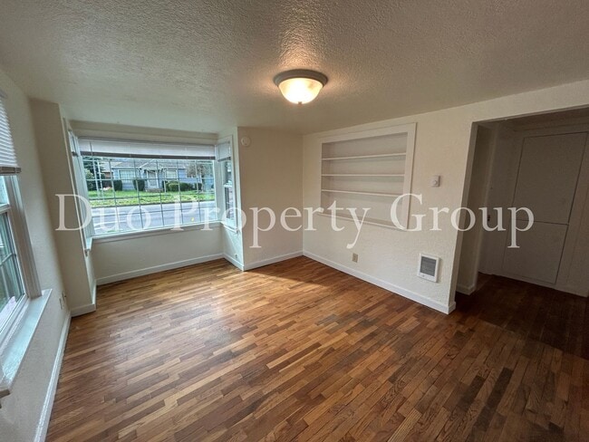 Photo - 13th & Chambers Unit Chambers