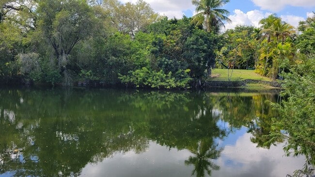 vista al lago - 4500 SW 62nd Ave Unidad CORAL LAKE