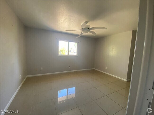 Building Photo - 919 Cape Coral Pkwy W Rental
