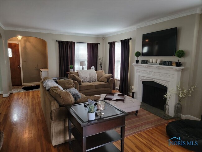 Photo - 2673 Middlesex Dr