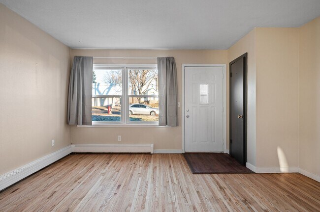 Photo - 560-562 37th Ave NE Unit 562