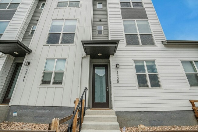 Building Photo - 3435 W 63rd Ave