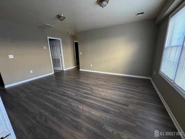 Building Photo - 401 North Ave Rental