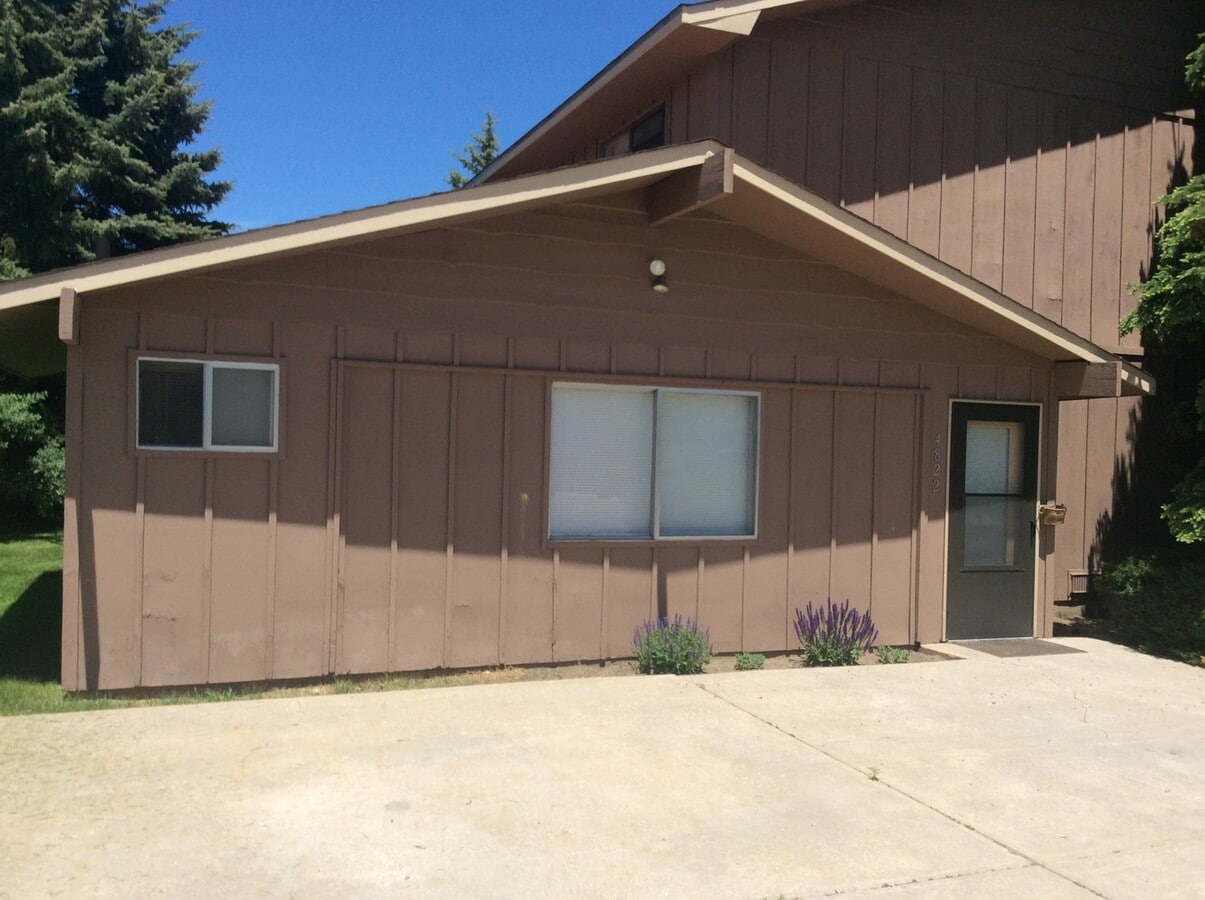 1 BEDROOM, 1 BATHROOM GROUND LEVEL APARTMENT - 1 BEDROOM, 1 BATHROOM GROUND LEVEL APARTMENT