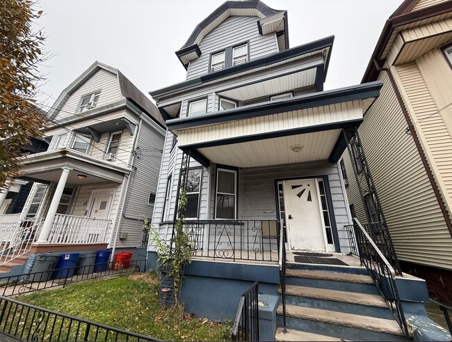 Building Photo - 21 49th St Unit 3