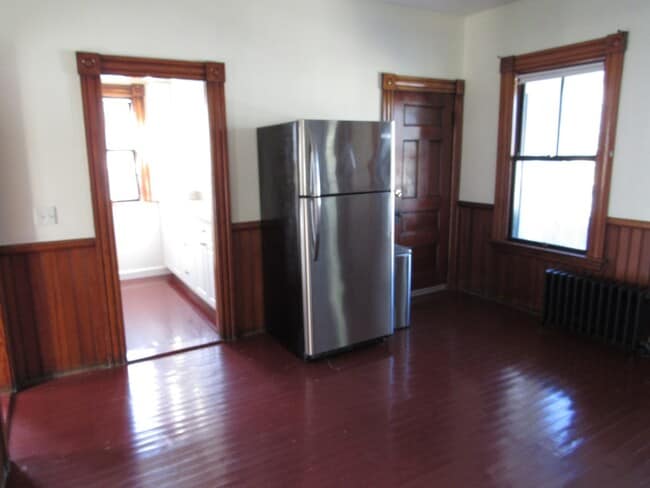 55 Bond St Unit 2