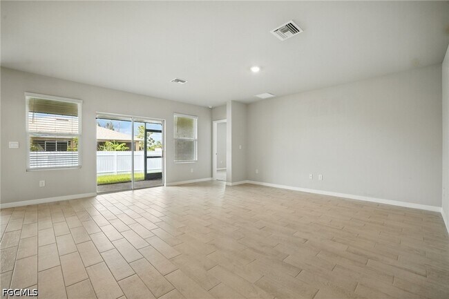 Photo - 2465 NW 9th St