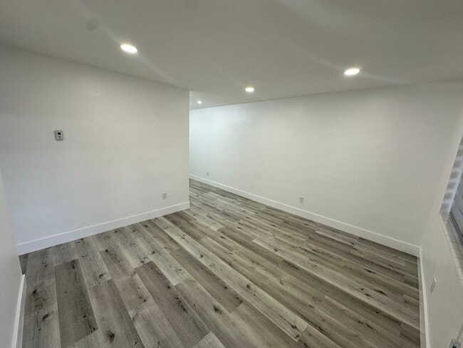 Photo - 1174 W 3rd Ave