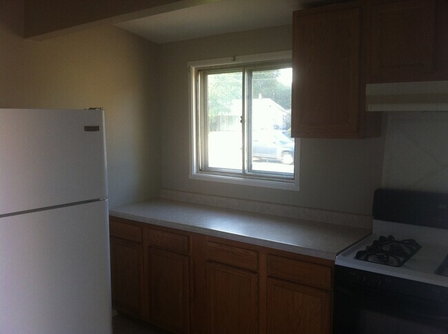 Photo - Very nice 3bed/1bath south side home w/ garage & fenced in back yard