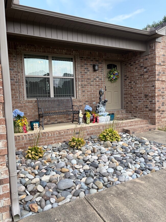 Photo - 12 Jaguar Dr