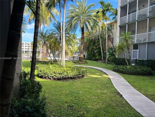 Building Photo - 21121 SW 85th Ave Unit 111