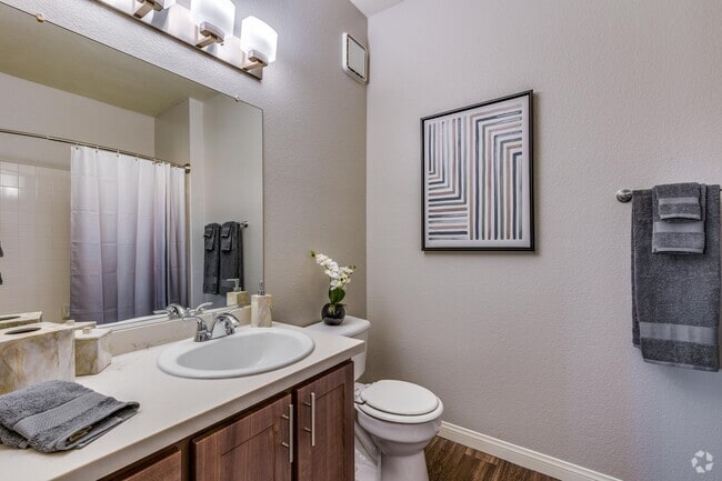 2 BR, 2 BA - 1,164 SF