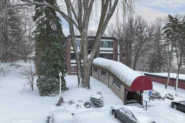 Photo - 3076 Lexington Ave N