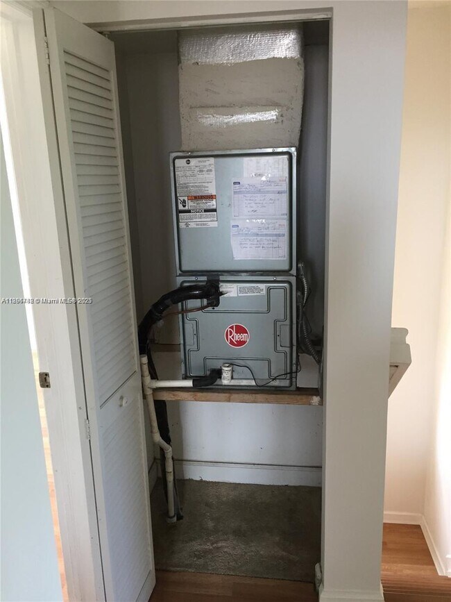 Photo - 1064 NE 41st Ave