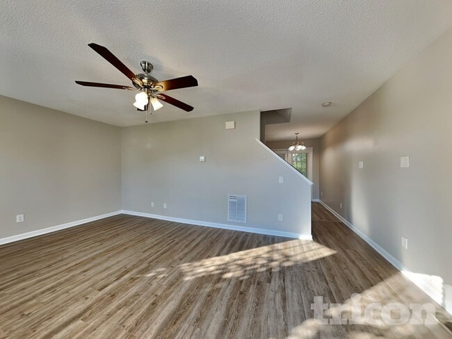 Photo - 4813 Windbreak Ln