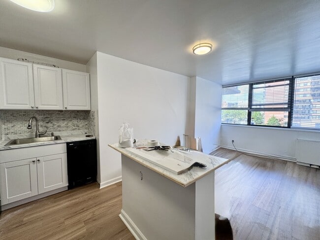 Building Photo - 280 Marin Blvd Rental